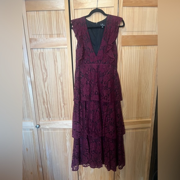 Lulu’s Molinetto Burgundy Lace Ruffled Tiered Sleeveless Maxi Dress sz. M - Picture 4 of 6